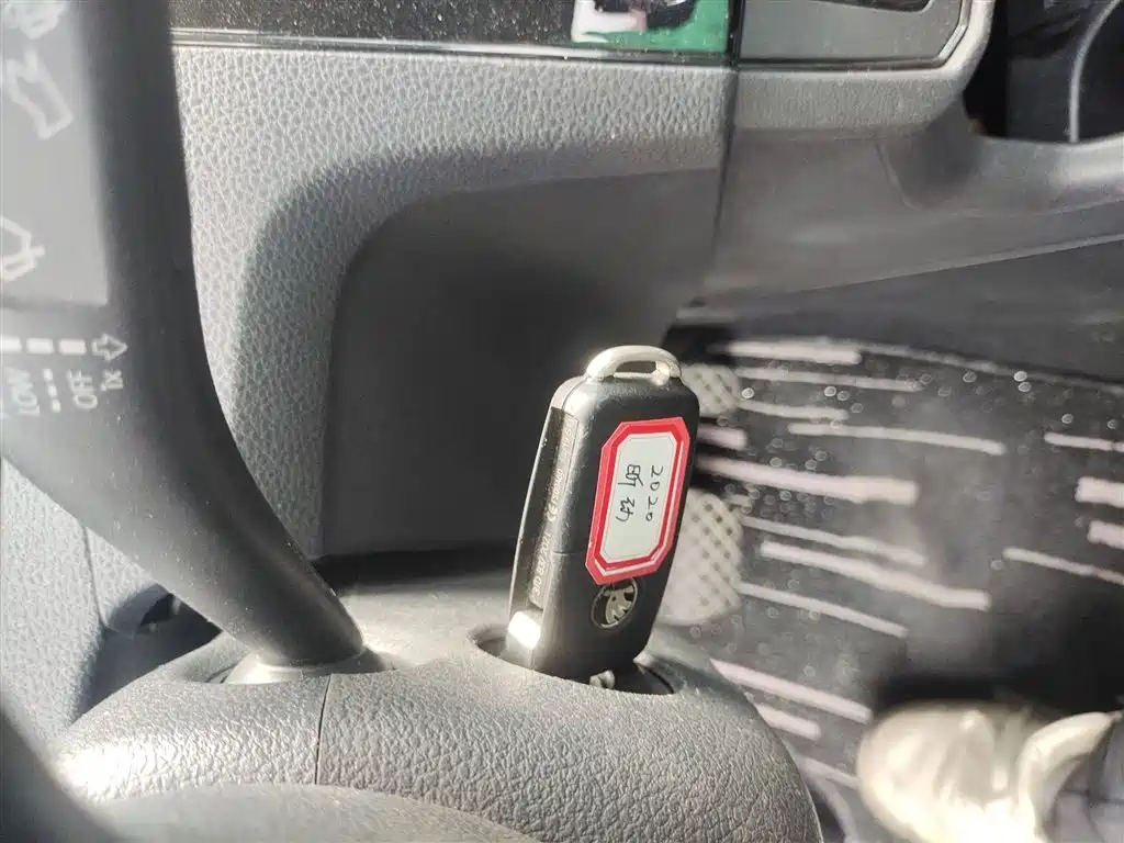 Škoda Skoda Rapid Spaceback 2020 1.5L Auto Comfort фото 17