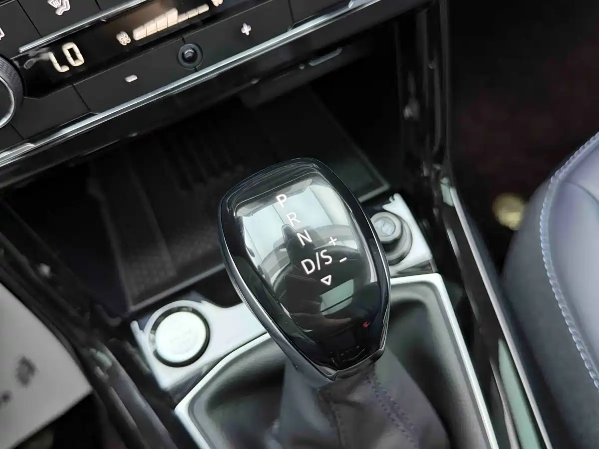 Volkswagen Tharu 2025 Model Rising Star 300TSI Aspiration Edition фото 13