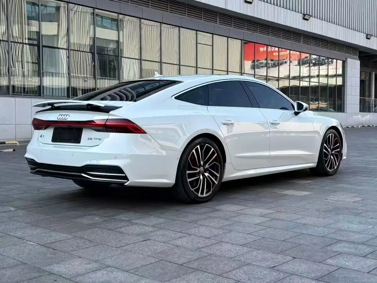 Audi A7 2024 45 TFSI Premium Selection фото 7