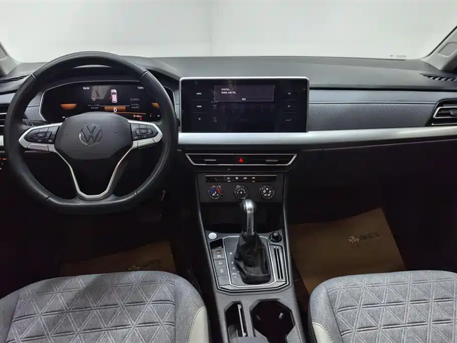 Volkswagen Lavida 2023 1.5L Auto Luxury Edition фото 12