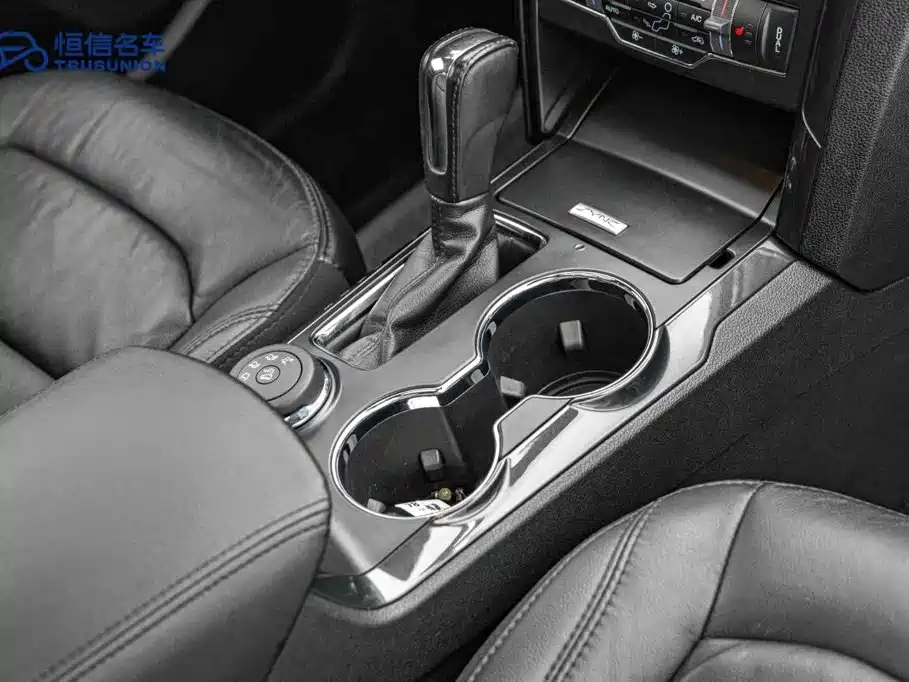 Ford Explorer (Import) 2018 2017 2.3T Trend Edition