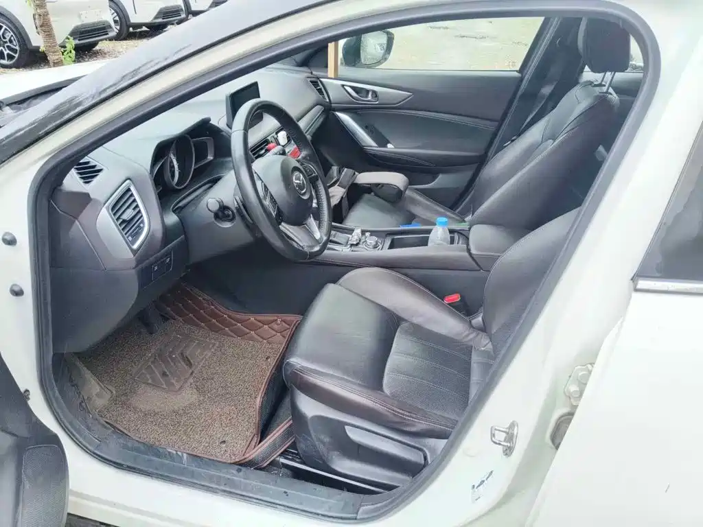 Mazda CX-4 2016 2016 2.5L AWD Sky Passion Edition