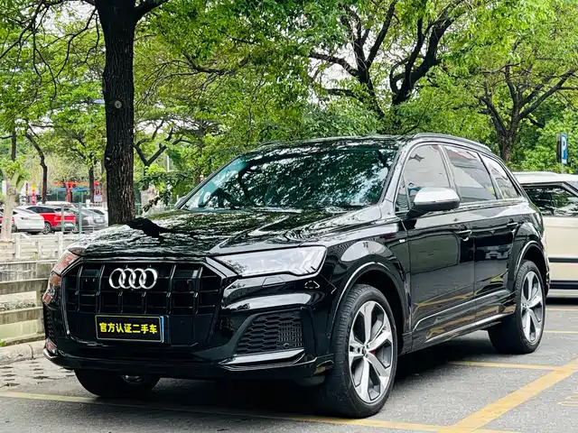 AUDI Q7
