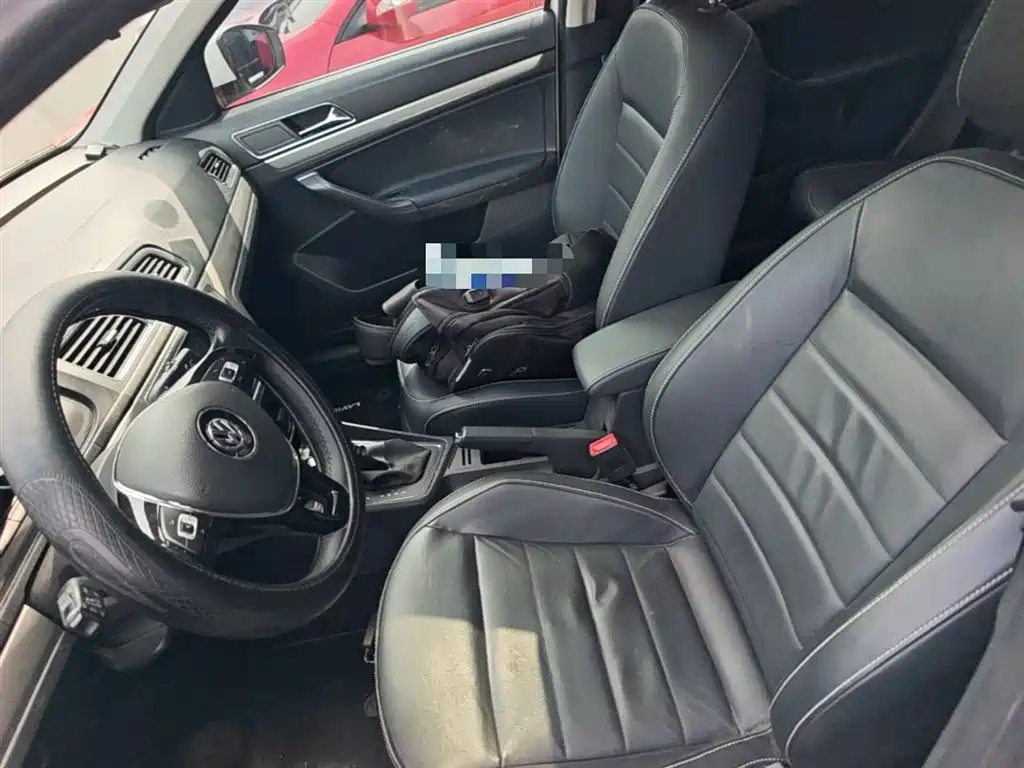 Volkswagen Lavida 2017 1.6L Automatic Comfort Edition фото 22