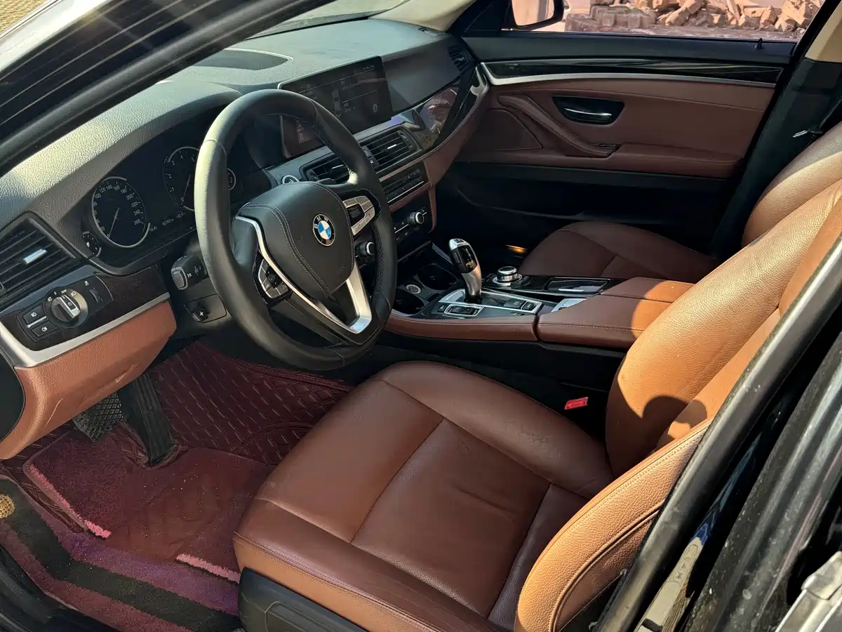 BMW 5 Series 2014 525Li Leading фото 8