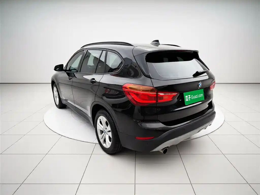 BMW X1 2016 sDrive18Li Premium Model фото 23