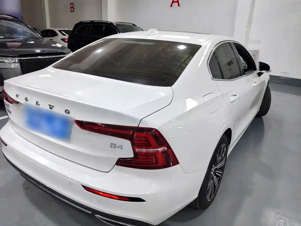 Фото 5 - Volvo S60