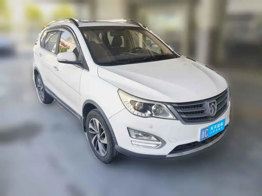 Фото 3 - Baojun 560