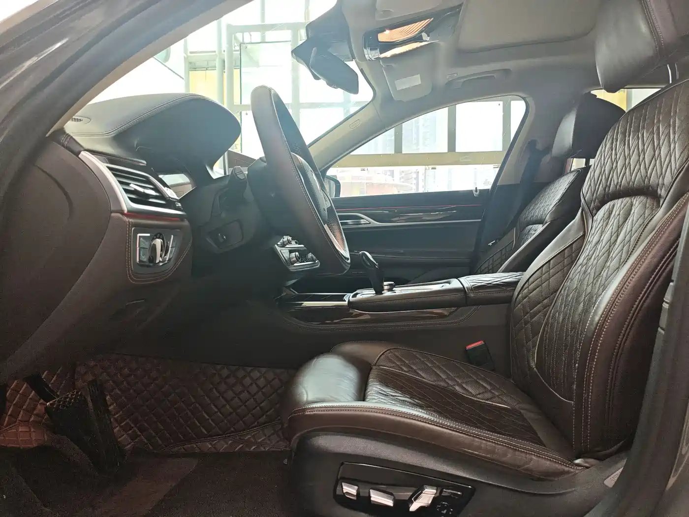 BMW 7 Series 2019 740Li Premium Luxury Package фото 7