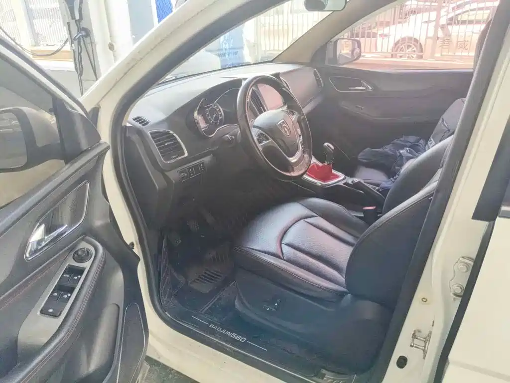 Фото 8 - Baojun 560