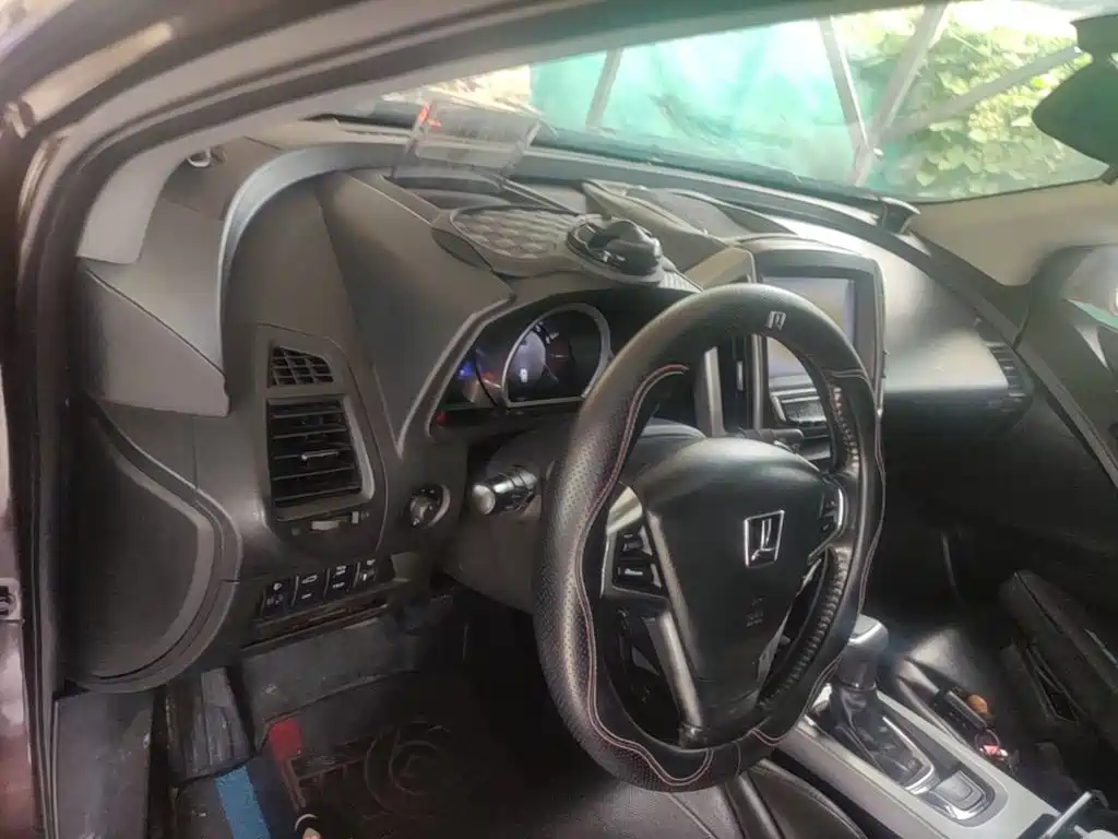 Luxgen U6 SUV 2015 2014 2.0T Wisdom Premium