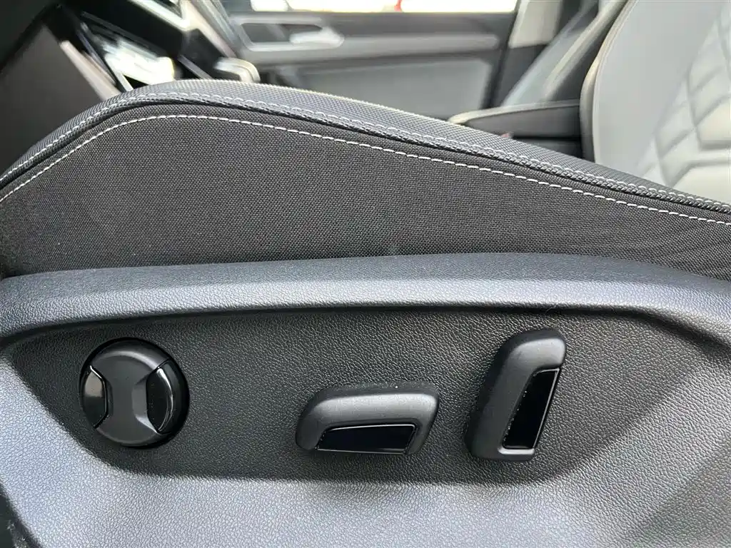 Volkswagen Tayron 2023 280TSI 2WD Luxury Plus Advanced Edition фото 9