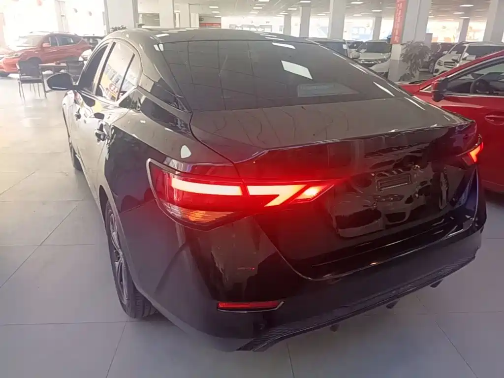 Nissan SYLPHY, миниатюра 5