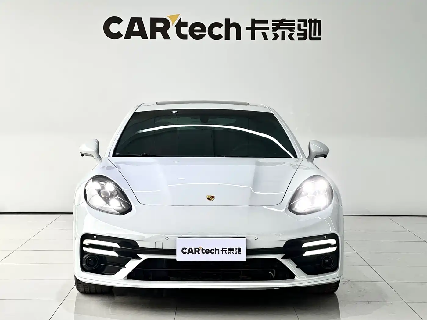 Porsche Panamera 2013 Panamera Platinum Edition 3.6L фото 2