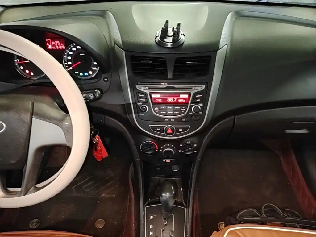 Hyundai Reina 2015 2014 Model 1.4L Automatic GLX