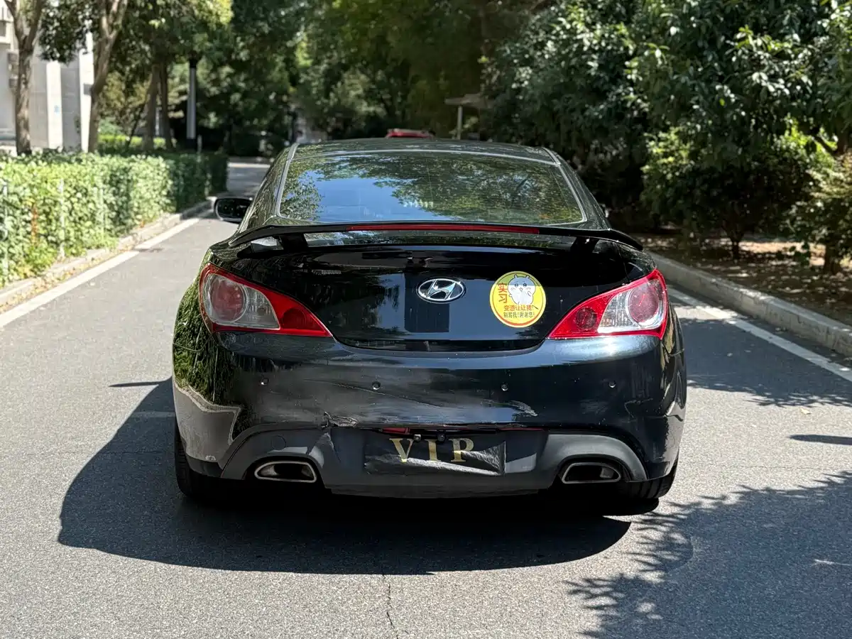 Фото 8 - Hyundai Genesis Coupe