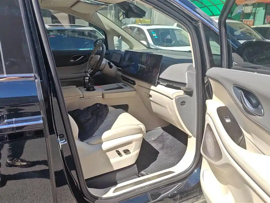 Voyah Auto Voyah Dreamer 2025 PHEV 4WD Kunpeng Premium Edition фото 8