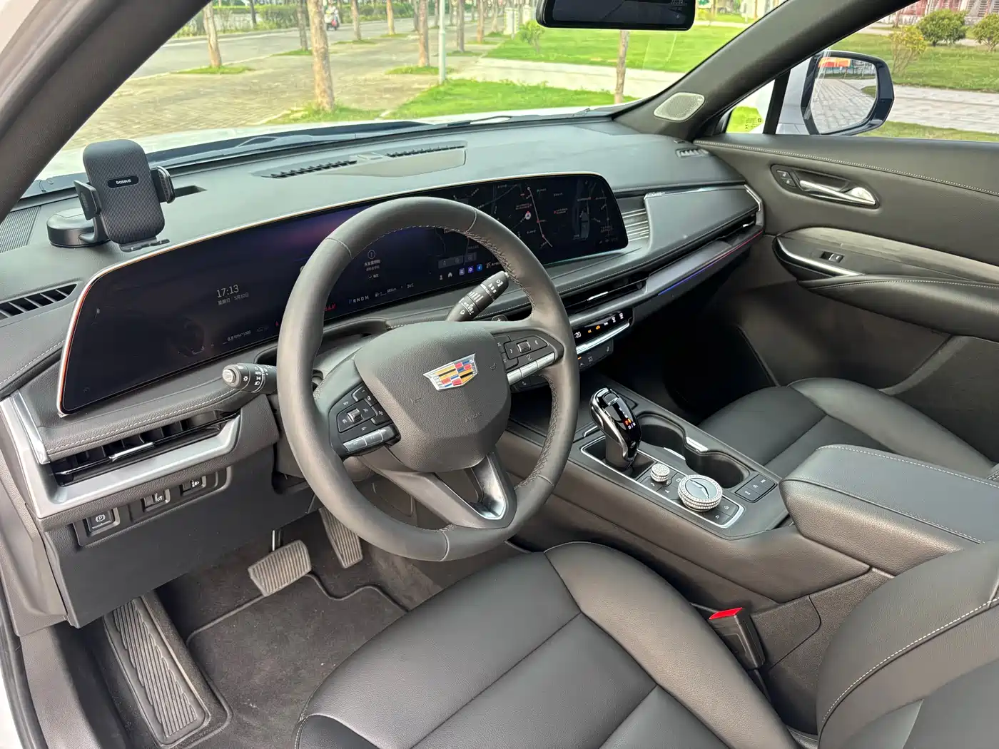Cadillac XT4 2024 Facelift 28T 2WD Luxury фото 14