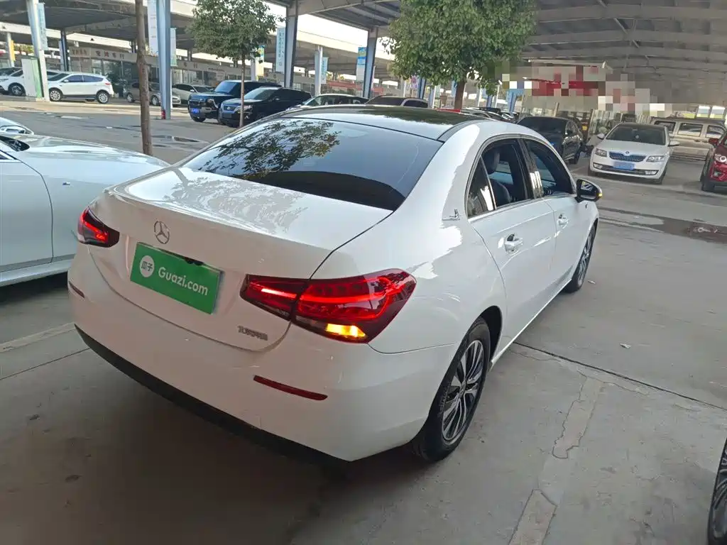 Mercedes-Benz A-Class 2019 A 180 L фото 7