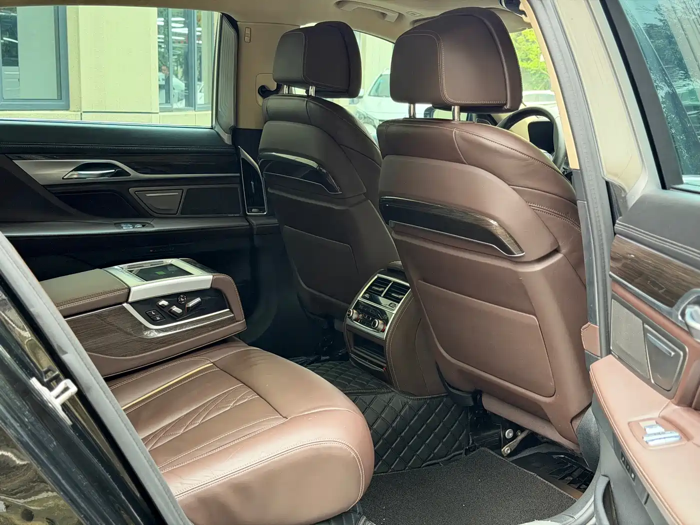 BMW 7 Series 2019 730Li Luxury Package фото 9