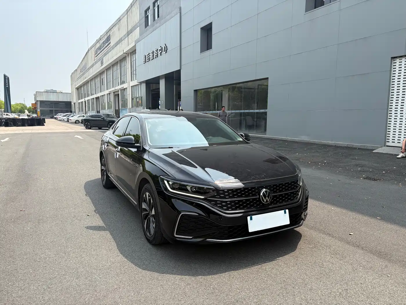 Volkswagen Passat 2023 Facelift 330TSI Starlight Elite Edition фото 2