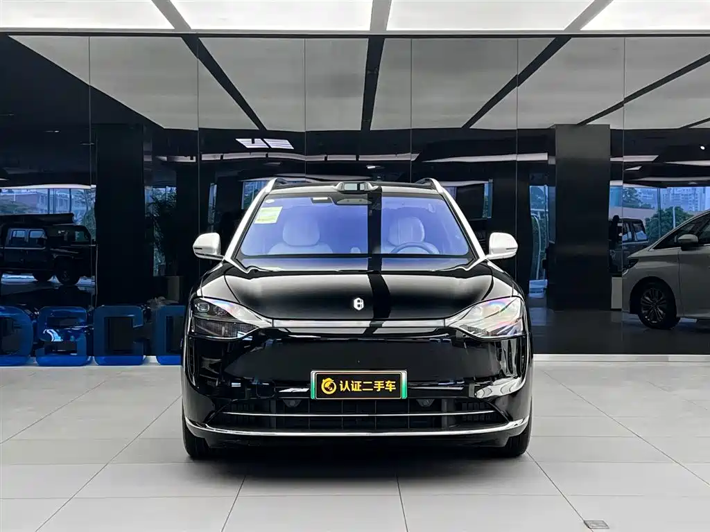 AITO Wenjie AITO M9 2025 Extended Range Max 52kWh 6-Seater фото 2