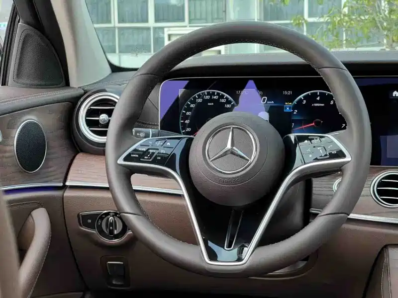 Mercedes-Benz E-Class, миниатюра 14