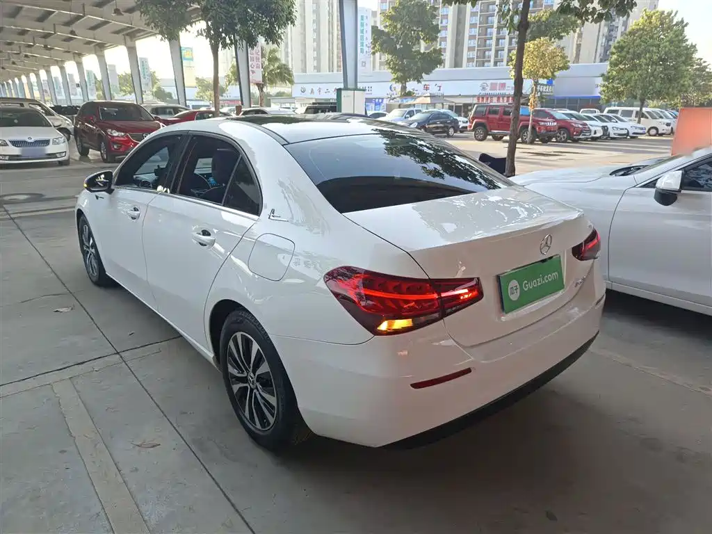 Mercedes-Benz A-Class 2019 A 180 L фото 5