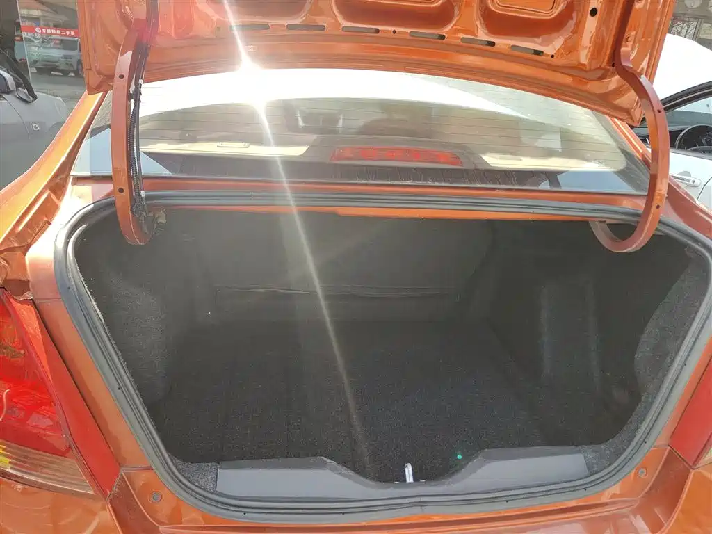 Chevrolet Sail 2013 Sedan 1.2L Manual Fashion Happiness Edition фото 19