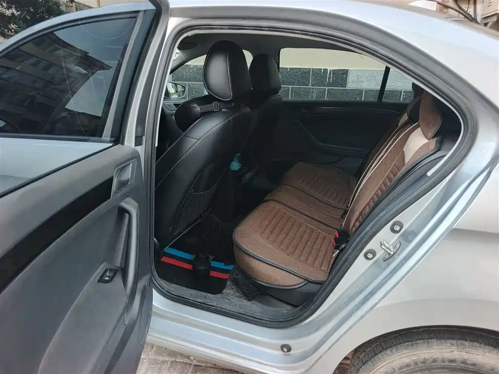 Volkswagen Jetta 2015 Quality Edition 1.4L Manual Fashion фото 17