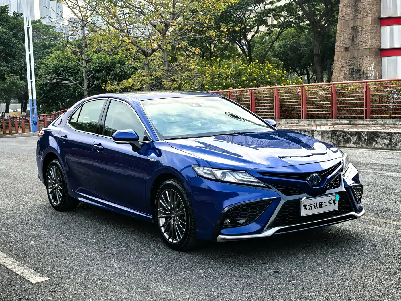 Toyota Camry 2021 Hybrid 2.5HS Fashion Edition фото 3