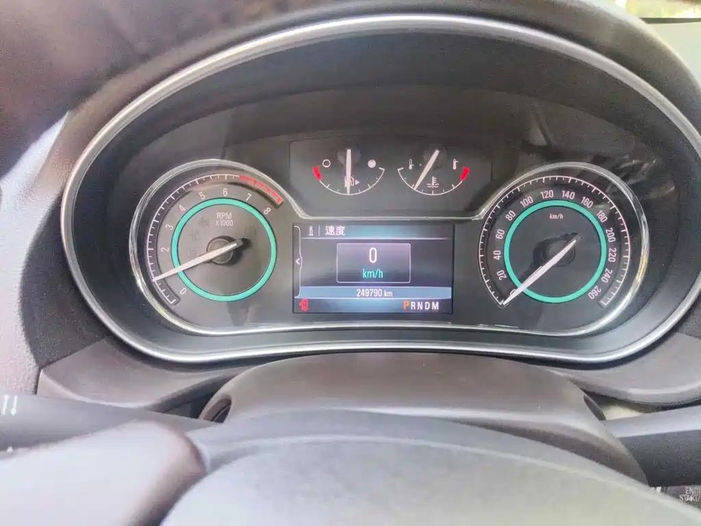 Photo 4 - Buick Regal