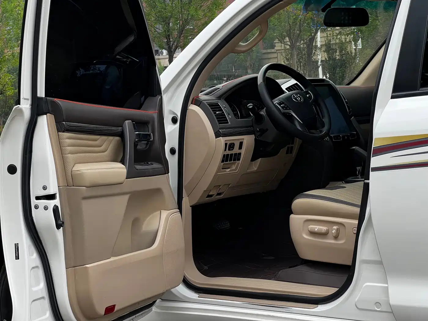 Toyota Land Cruiser 2012 4.0L Automatic VX фото 4