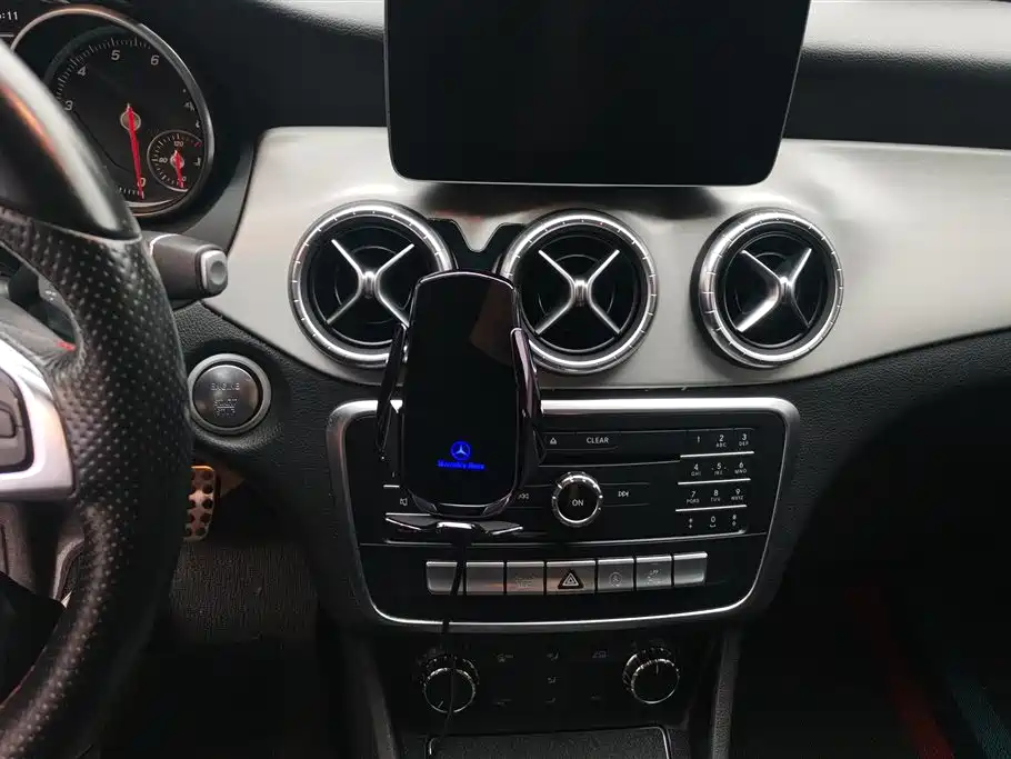 Mercedes-Benz CLA (Import) 2017 Facelift CLA 220 4MATIC фото 13