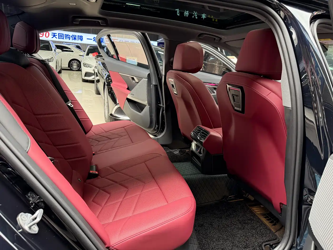 BMW 5 Series 2025 530Li Leading M Sport Package фото 20