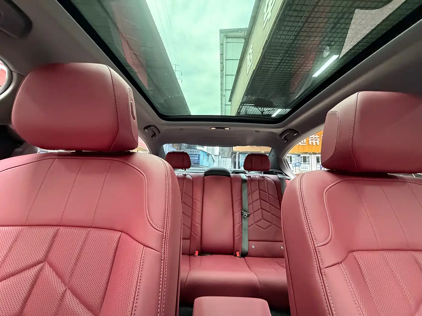 BMW 5 Series 2025 530Li Leading M Sport Package фото 26