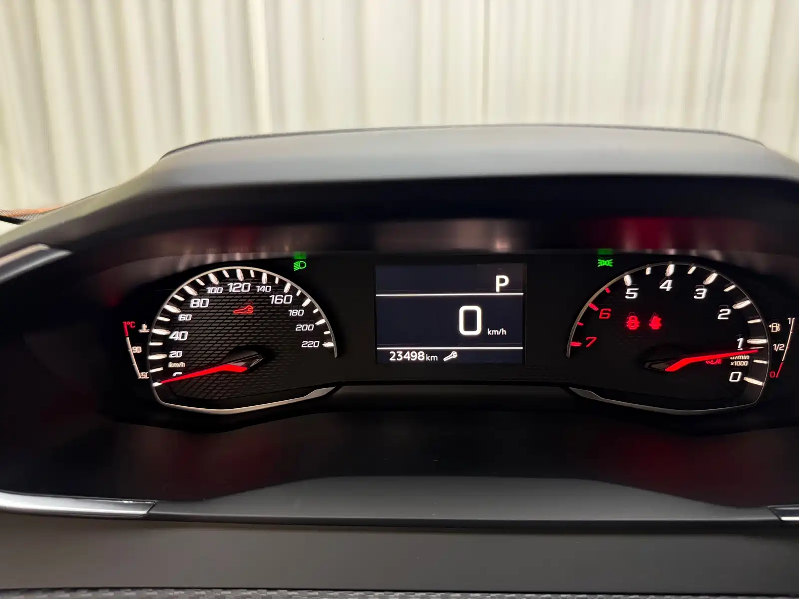 Photo 11 - Peugeot 2008