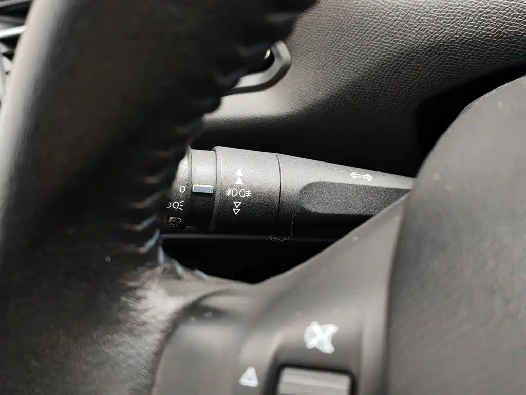 Peugeot 308 2018 1.6L Auto Luxury Edition фото 21