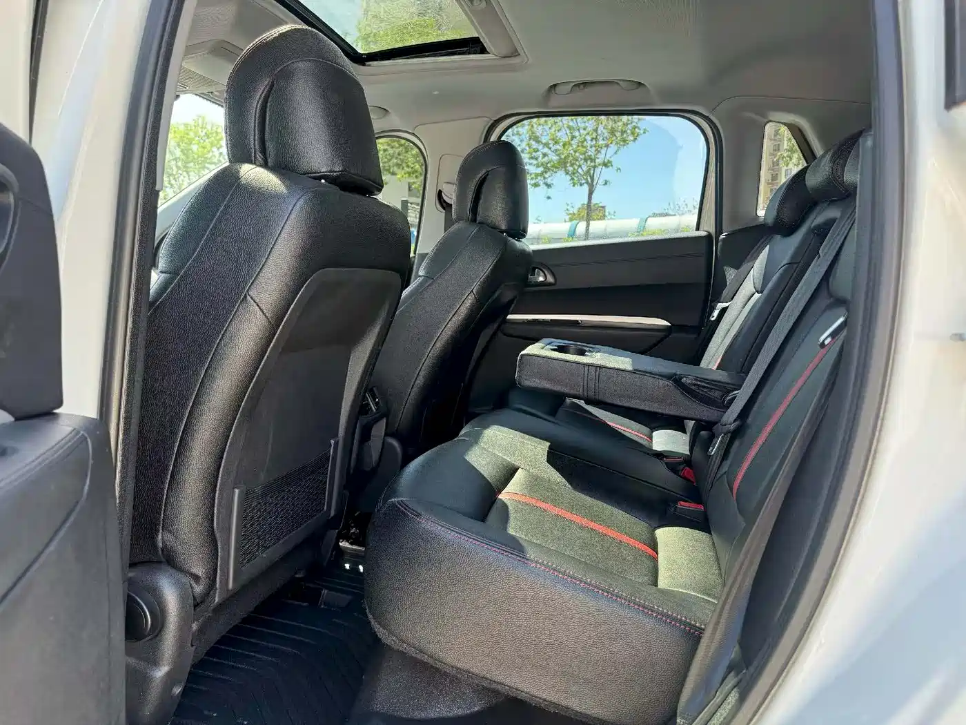Peugeot 3008 2016 1.6THP Automatic Standard Edition фото 6