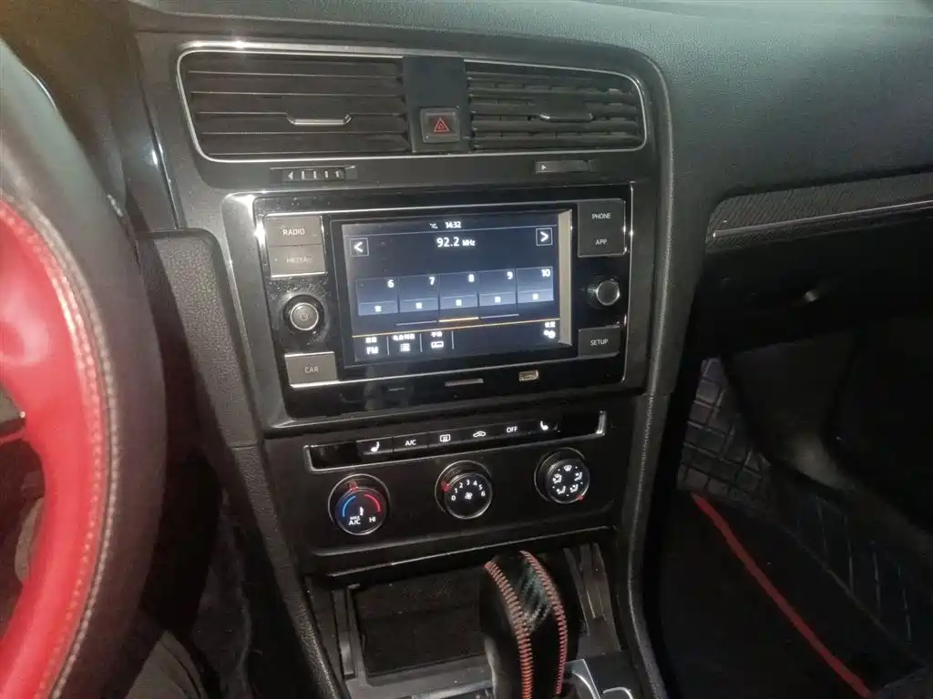 Volkswagen Golf 2018 230TSI Automatic Luxury фото 9