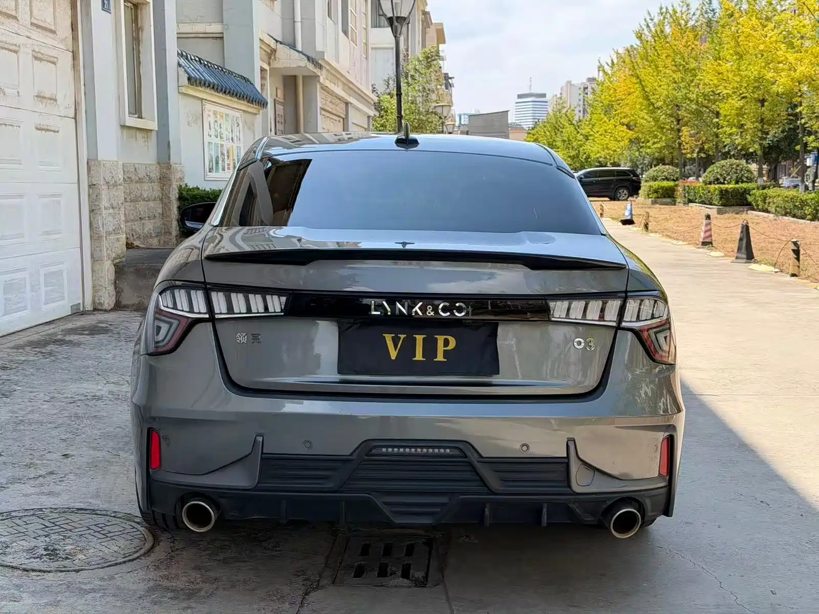 Фото 7 - Lynk & Co 03