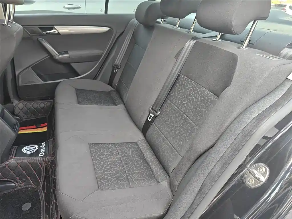 Volkswagen Lavida 2015 1.6L Automatic Trend Edition фото 13