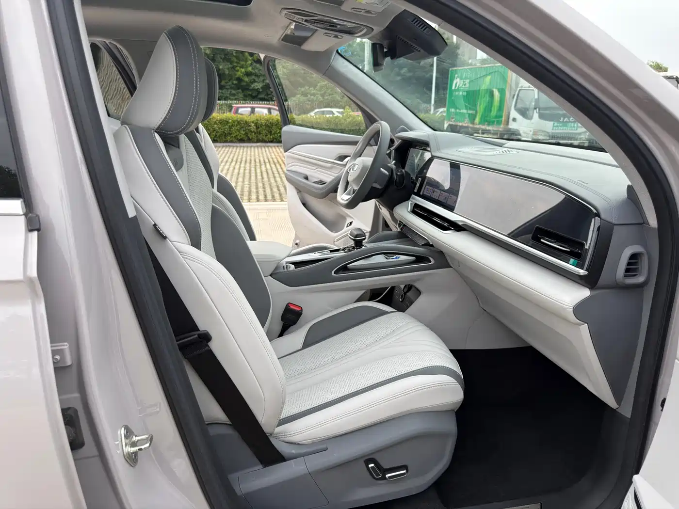 Geely Xingyue L 2024 1.5T Tiāngōng Edition фото 13
