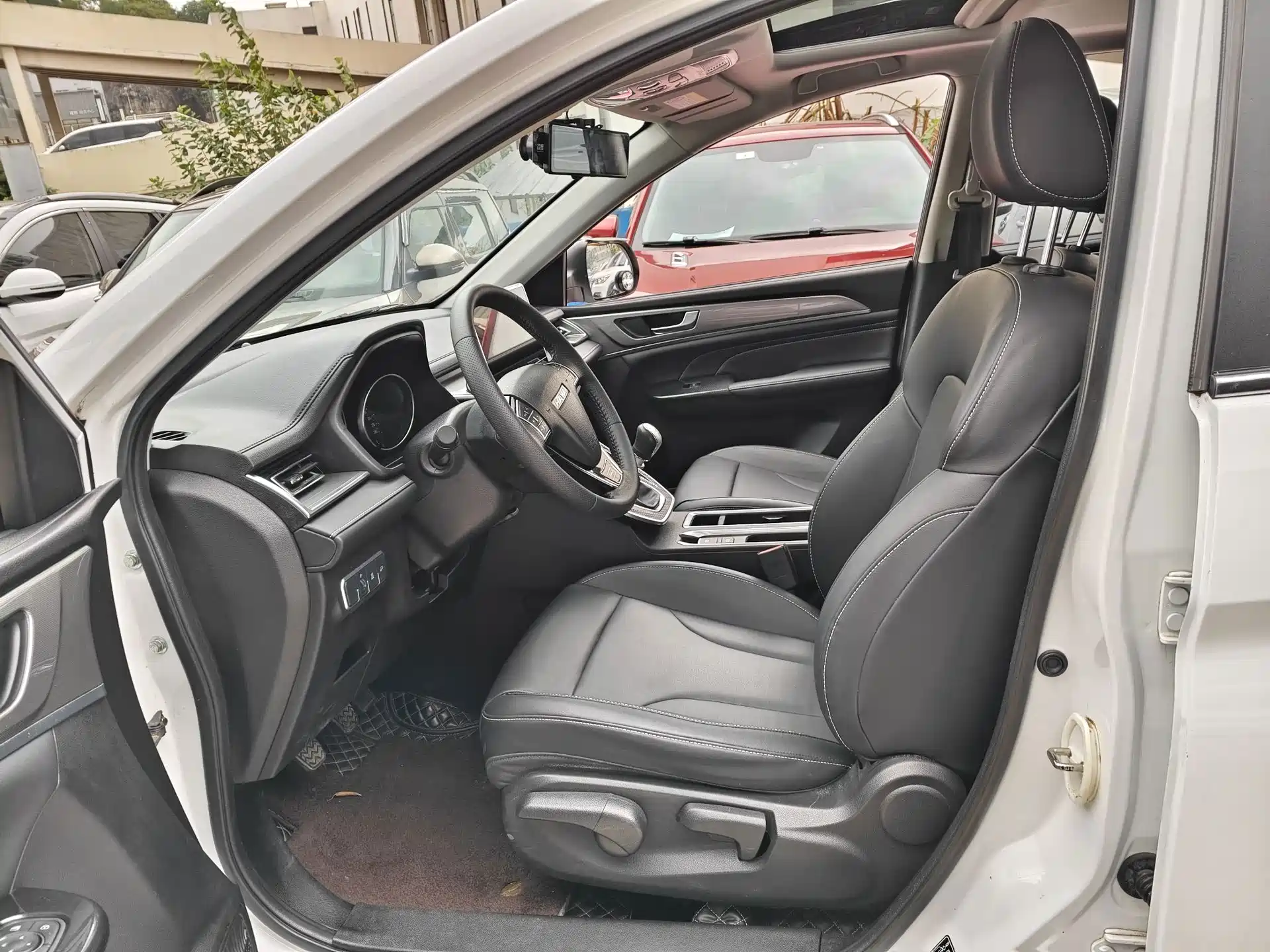 Фото 3 - Haval M6