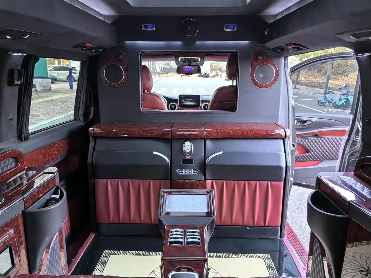 Mercedes-Benz V-Class 2018 V 260 L Premium Long Version China V фото 6