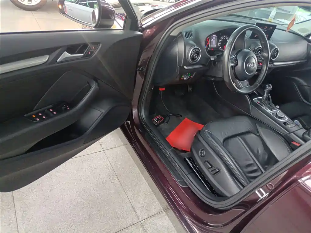 Audi A3 2014 Sportback 35 TFSI Automatic Comfort фото 13