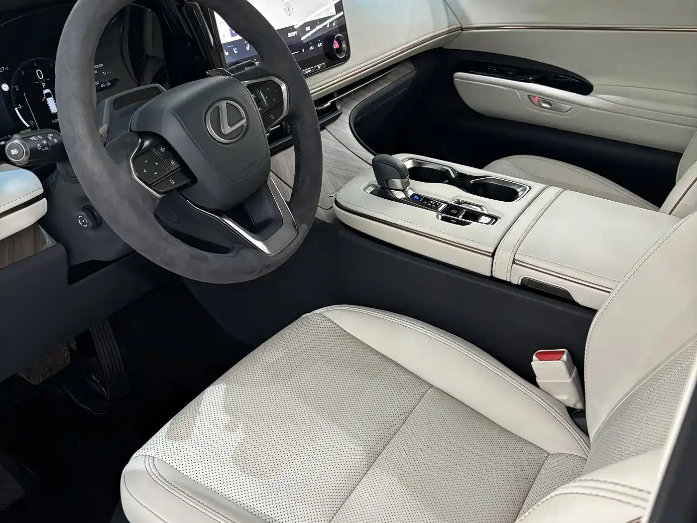Lexus LM 2026 2023 500h 6-Seater Prestige Edition