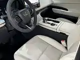 Фото 8 - Lexus LM