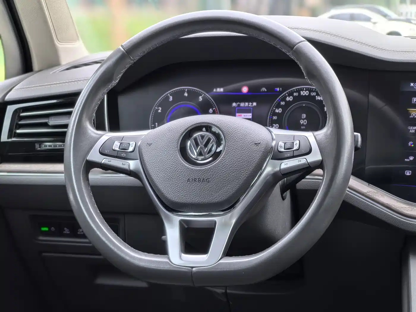 Volkswagen Touareg 2020 3.0TSI Enjoyment Edition China VI фото 11