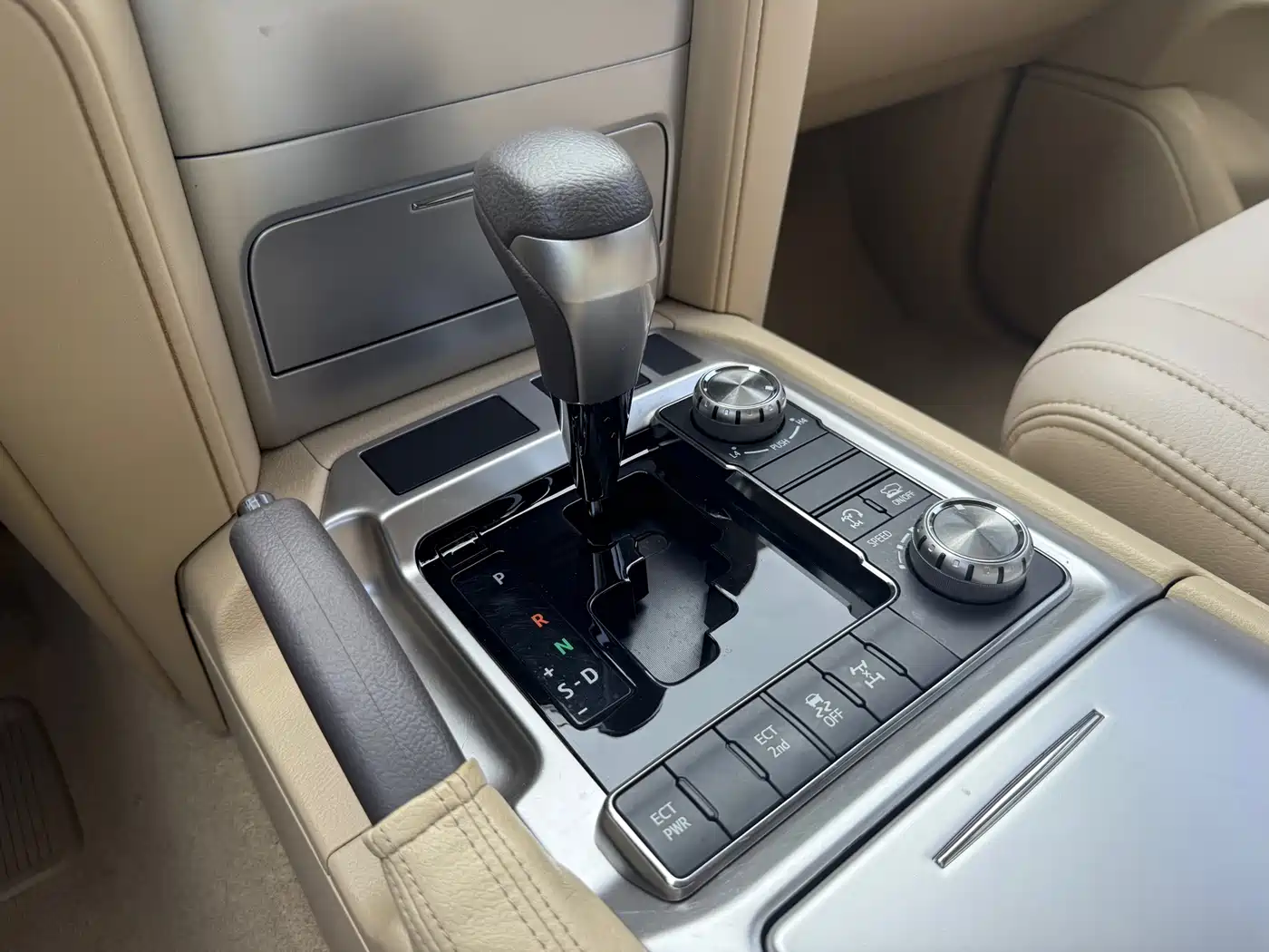 Toyota Land Cruiser (Import) 2018